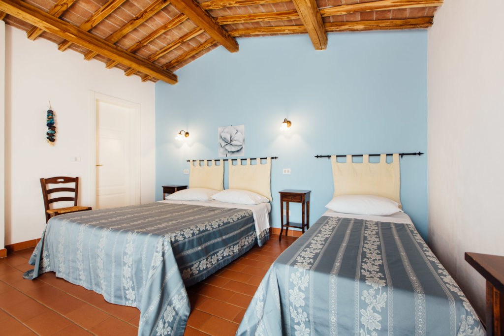 grosseto agriturismo con piscina Agriturismo La Quercia, Camera Alba per 3 persone